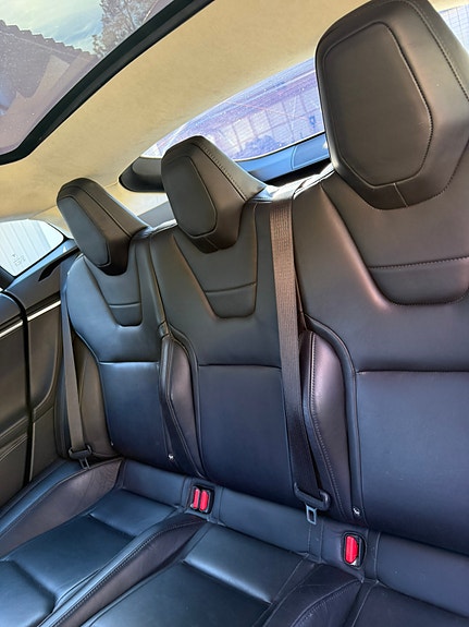 Tesla Model S 17 of 30