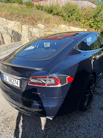 Tesla Model S 26 of 30