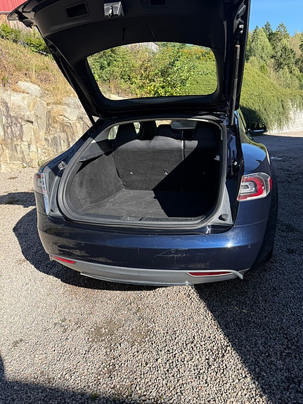 Tesla Model S 25 of 30