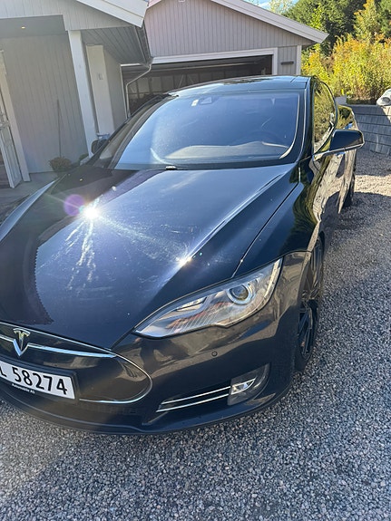 Tesla Model S 2 of 30