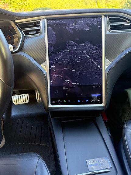 Tesla Model S 11 of 30