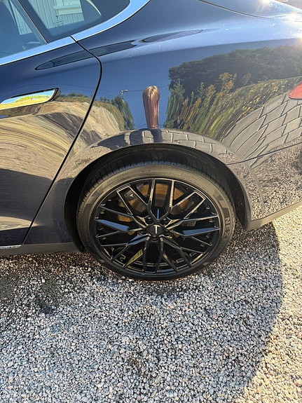Tesla Model S 19 of 30