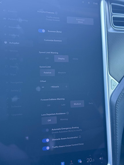 Tesla Model S 29 of 30