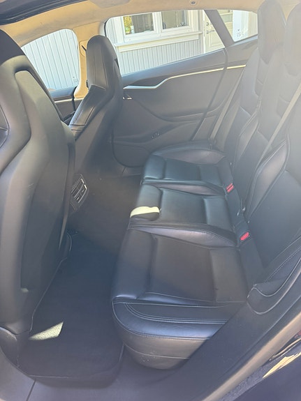 Tesla Model S 16 of 30