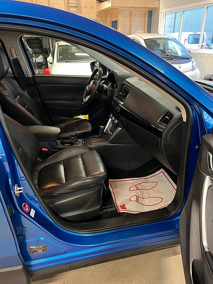 Mazda CX-5 10 of 17