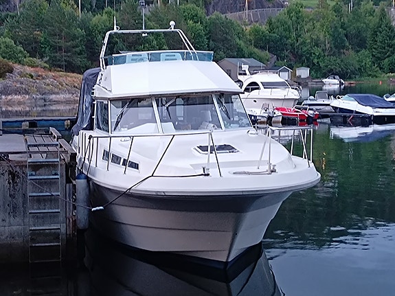 FM 35 Cabincruiser - God , solid helårs båt til salgs. 2 of 5