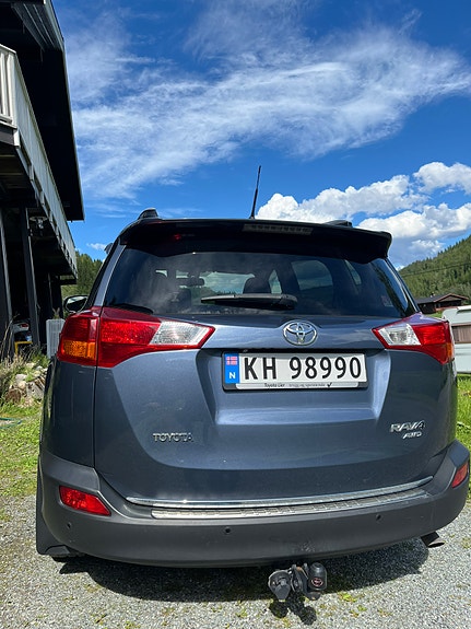 Toyota RAV4 3 of 5