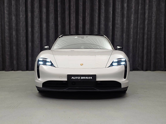 Porsche Taycan 2 of 30