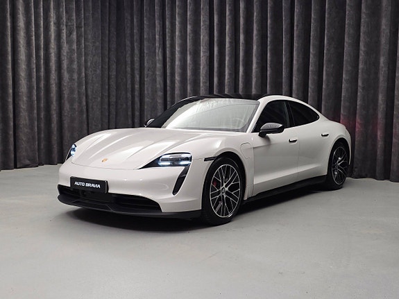 Porsche Taycan 3 of 30
