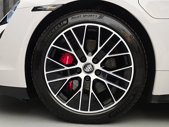 Porsche Taycan 12 of 30