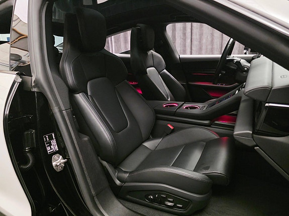 Porsche Taycan 30 of 30