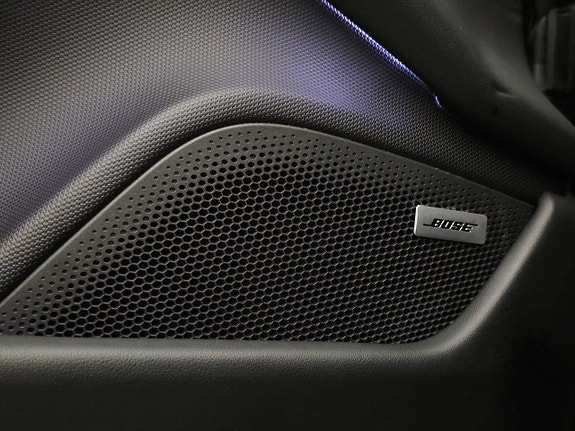 Porsche Taycan 20 of 30