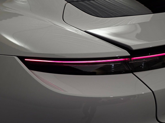 Porsche Taycan 16 of 30