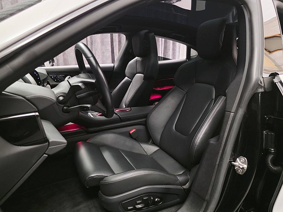 Porsche Taycan 22 of 30