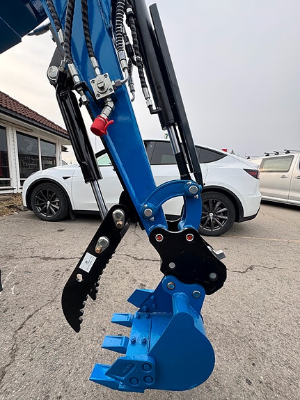 Rippa R10-6ECO med pilotstyring, utvidbare belter, integrerte motorer, svingbom, tilleggshydraulikk  & hydraulisk tommel 4 of 5
