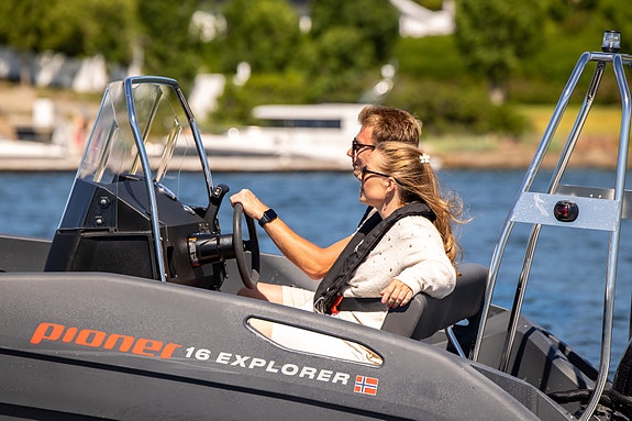 Pioner 16 Explorer-Topp utstyrt-Mercury 60HK 3 of 5