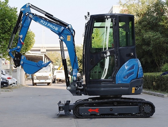 Rippa R22 PRO 2.4 tonn med kubota D1105 Motor - Breibare belter - sving på bom 2 of 5