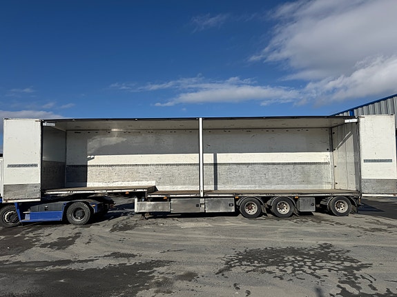 Ekeri Stykkgodsjumbo! 4800mm sene med løftebord. Innvendige høyder 3140 mm nede og 2860 mm på senen. Hel og pen trailer med alufelger! Vi har tatt service på den. Selges med ny EU kontroll. 9 of 15