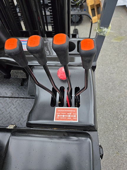 Rippa RF20E – Elektrisk gaffeltruck 2 tonn / 4,5 m løftehøyde / sideskift og gaffelspreder 5 of 5
