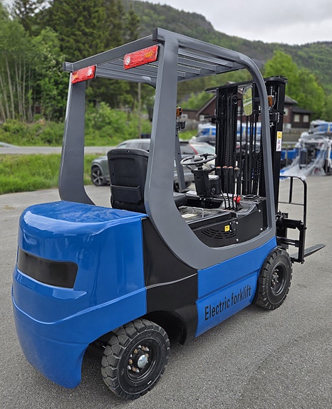 Rippa RF20E – Elektrisk gaffeltruck 2 tonn / 4,5 m løftehøyde / sideskift og gaffelspreder 3 of 5