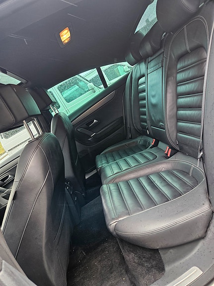 Volkswagen Passat CC 14 of 16
