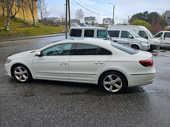 Volkswagen Passat CC 8 of 16