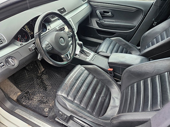Volkswagen Passat CC 10 of 16