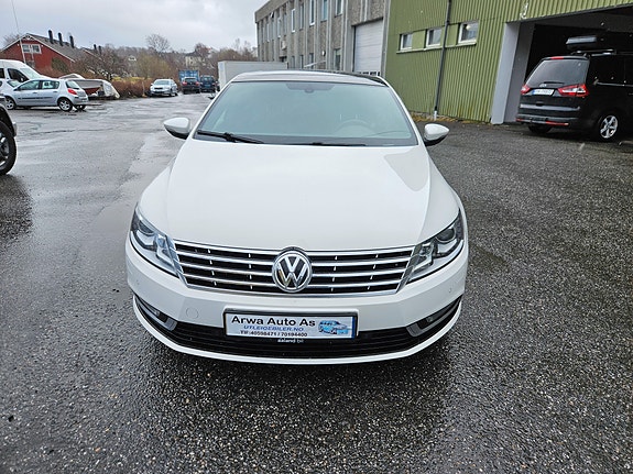Volkswagen Passat CC 2 of 5