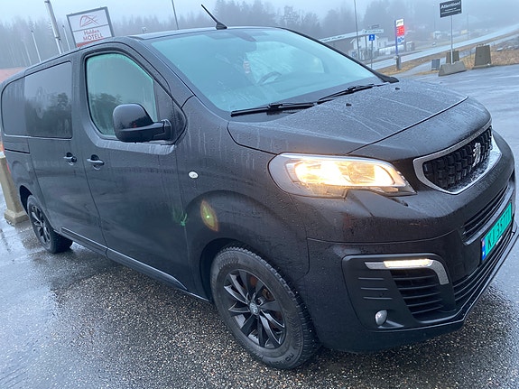 Peugeot Traveller 3 of 4
