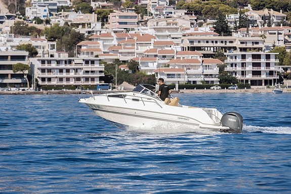 Drago 660S med Yamaha F100! Stor og prisgunstig familiebåt med eget toalettrom! 7 of 19