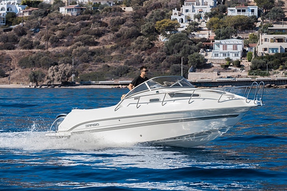Drago 660S med Yamaha F100! Stor og prisgunstig familiebåt med eget toalettrom! 2 of 19