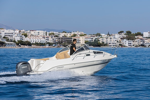 Drago 660S med Yamaha F100! Stor og prisgunstig familiebåt med eget toalettrom! 17 of 19
