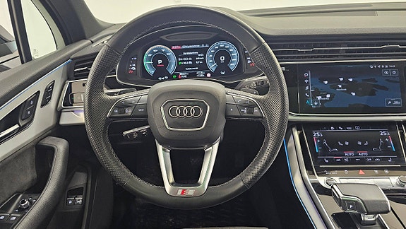 Audi Q7 25 of 30