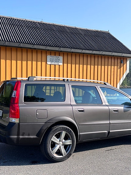 Volvo XC70 3 of 5