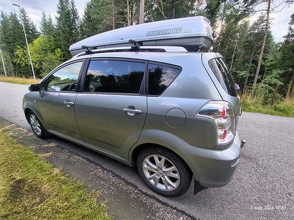 Toyota Corolla Verso 3 of 23