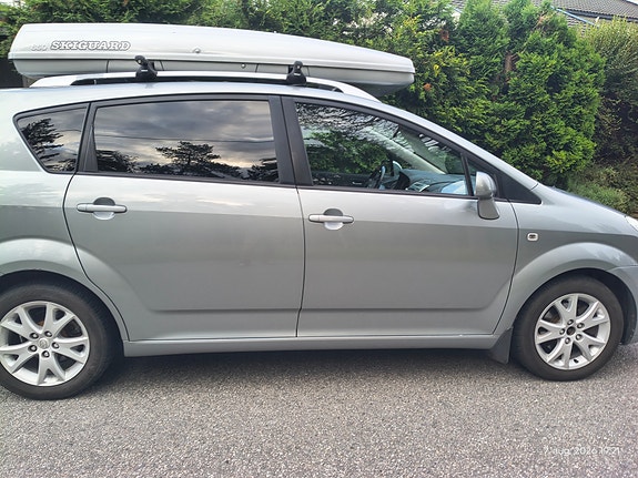 Toyota Corolla Verso 2 of 23