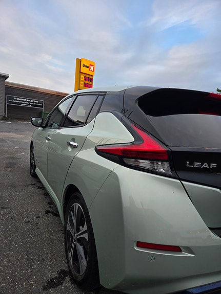 Nissan Leaf 6 of 30