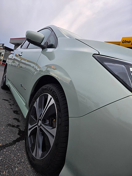 Nissan Leaf 7 of 30