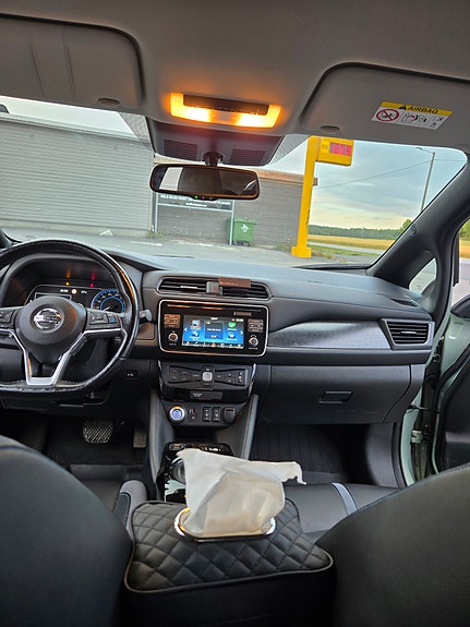 Nissan Leaf 8 of 30