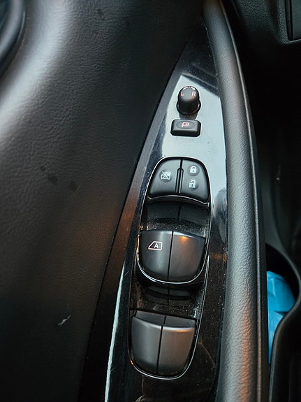Nissan Leaf 23 of 30