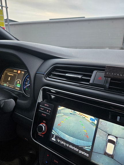 Nissan Leaf 16 of 30
