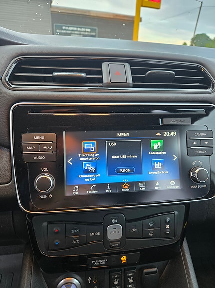 Nissan Leaf 9 of 30