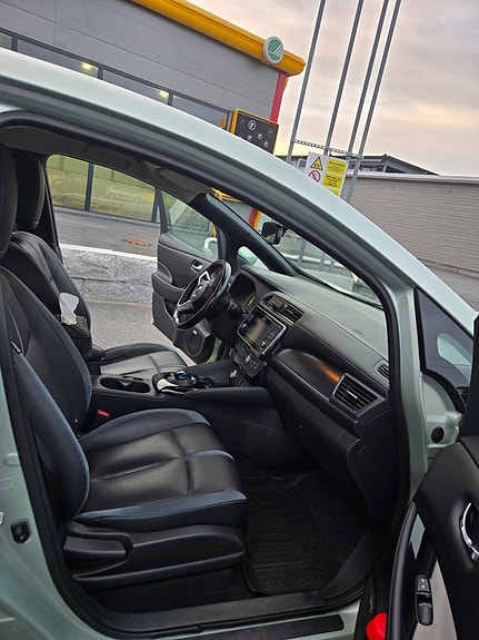 Nissan Leaf 13 of 30