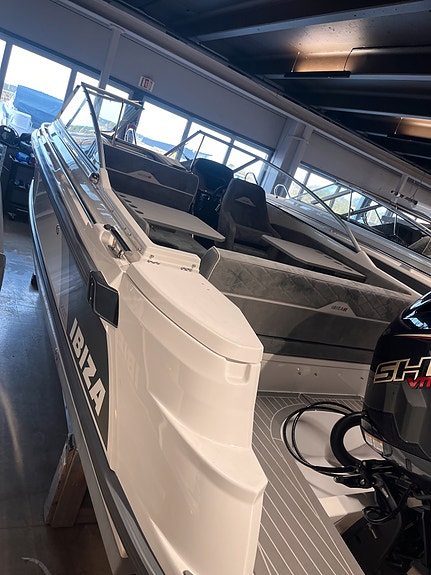 Overligger 2025 modell--Ibiza 640 Touring-Yamaha 150 V-Max 15 of 16