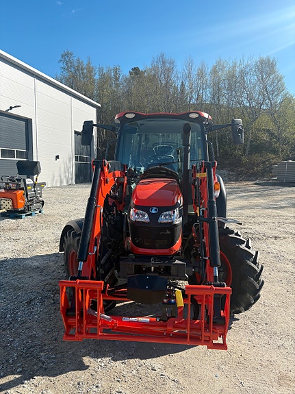 Kubota M4-073 2 of 16