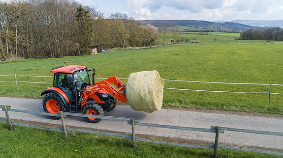Kubota M4-073 10 of 16