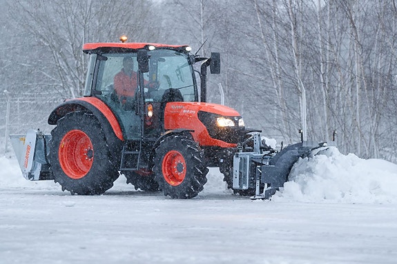 Kubota M4-073 12 of 16