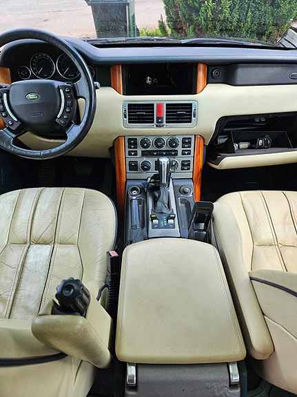 Land Rover Range Rover 12 of 12