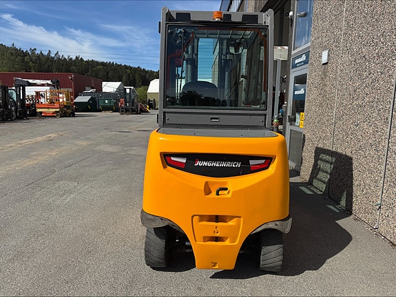 Jungheinrich EFG 550 69377 4 of 5