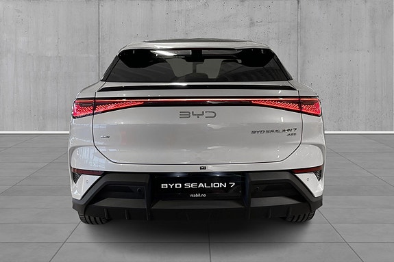 BYD Sealion 7 4 of 5
